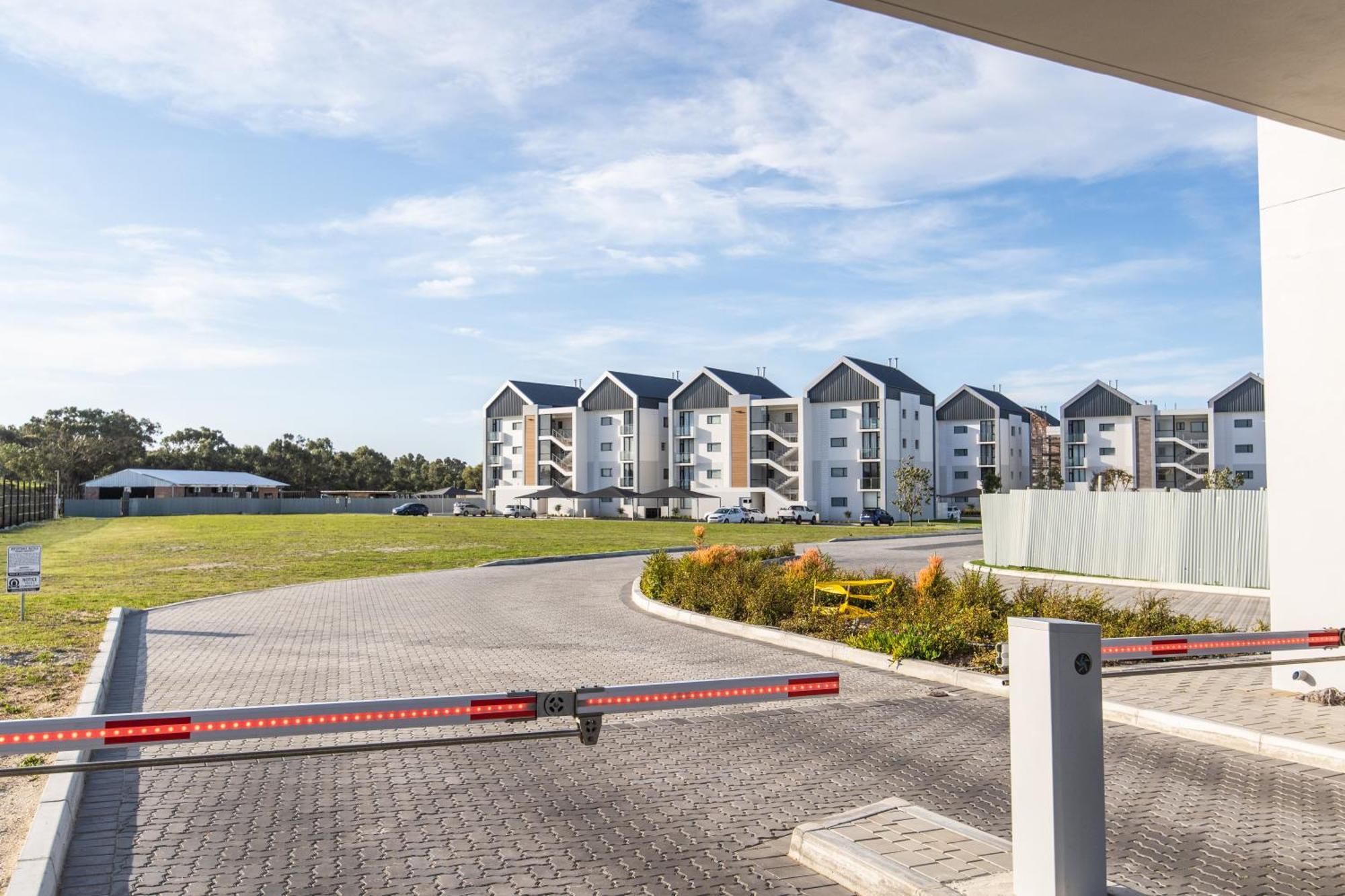 Cozy Modern Apartment At Bellamare Port Elizabeth Exterior foto