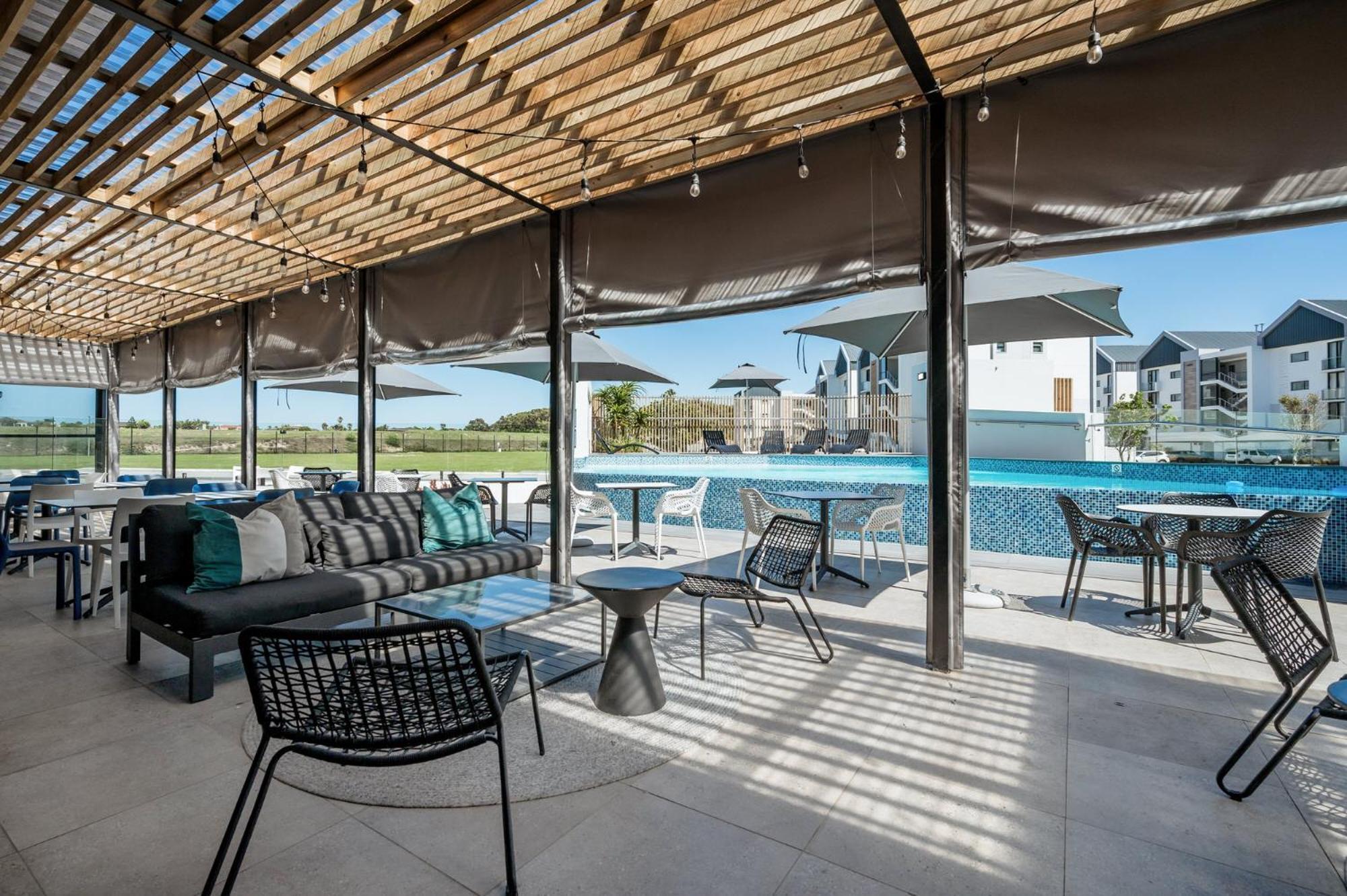 Cozy Modern Apartment At Bellamare Port Elizabeth Exterior foto