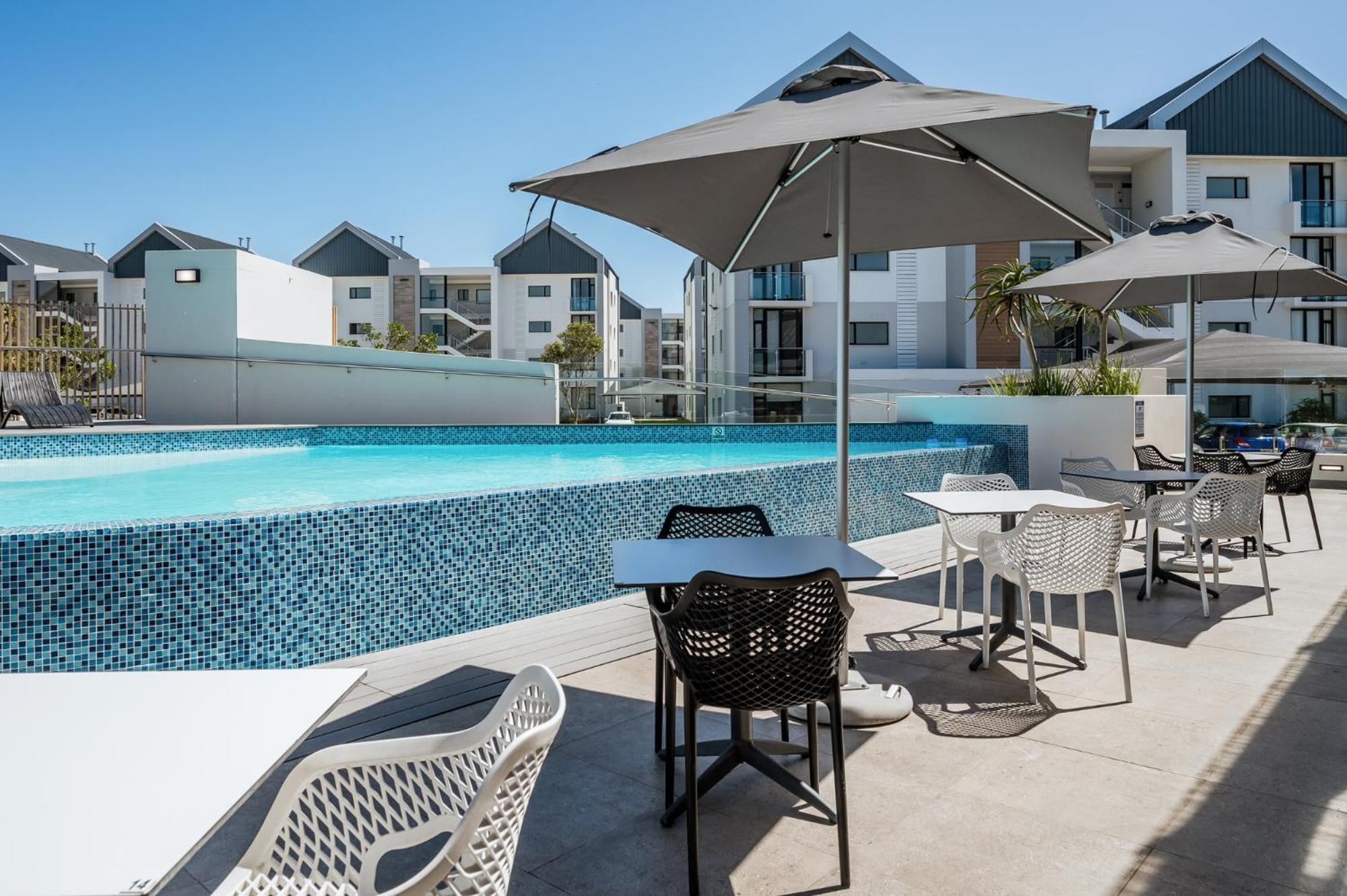 Cozy Modern Apartment At Bellamare Port Elizabeth Exterior foto